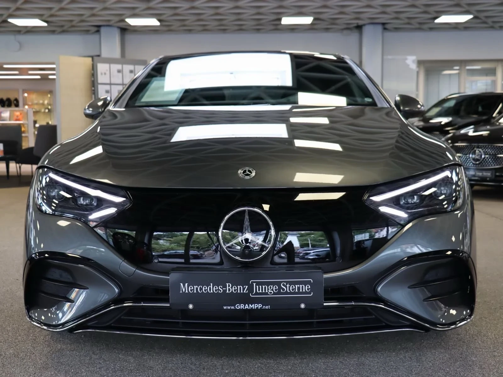 Mercedes-Benz EQE 500 4Matic / 5г. Гаранция - изображение 2