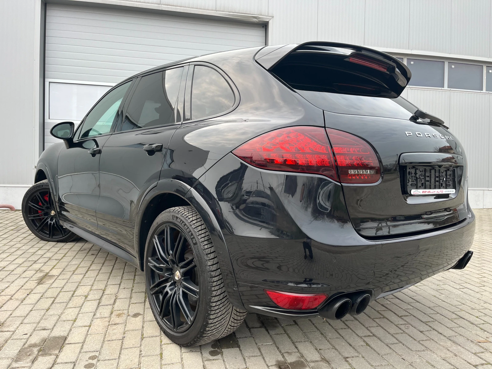 Porsche Cayenne  4.8 V8 TURBO PANORAMA/2xTV/XENON/NAVI/SWISS | Mobile.bg   4