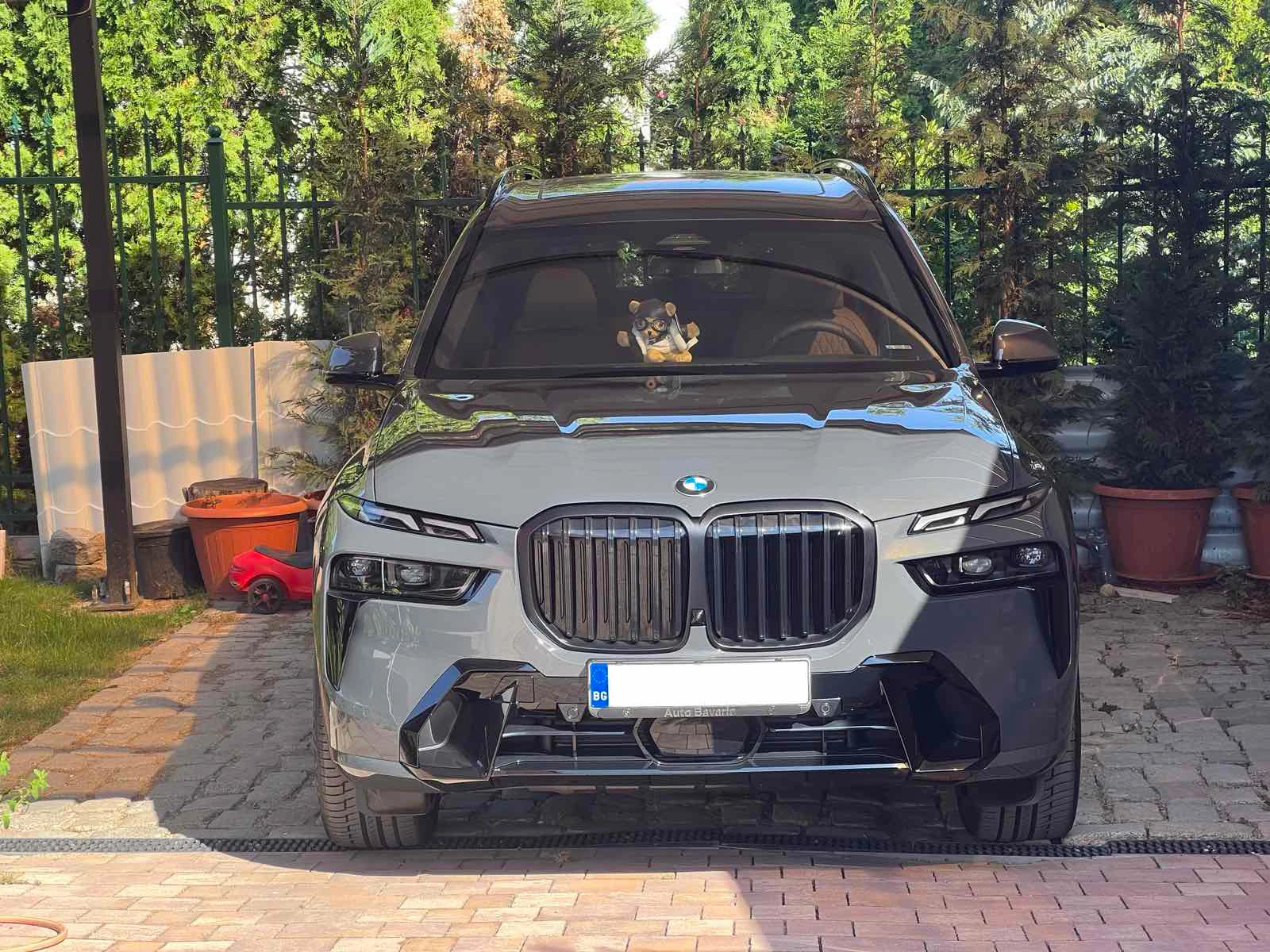 BMW X7 xDrive40i* MSPORT PRO* SKYLOUNGE* ГАРАНЦИЯ, снимка 4 - Автомобили и джипове - 53817967