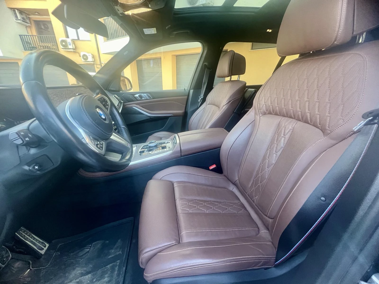 BMW X7 xDrive40i* MSPORT PRO* SKYLOUNGE* ГАРАНЦИЯ, снимка 9 - Автомобили и джипове - 53817967