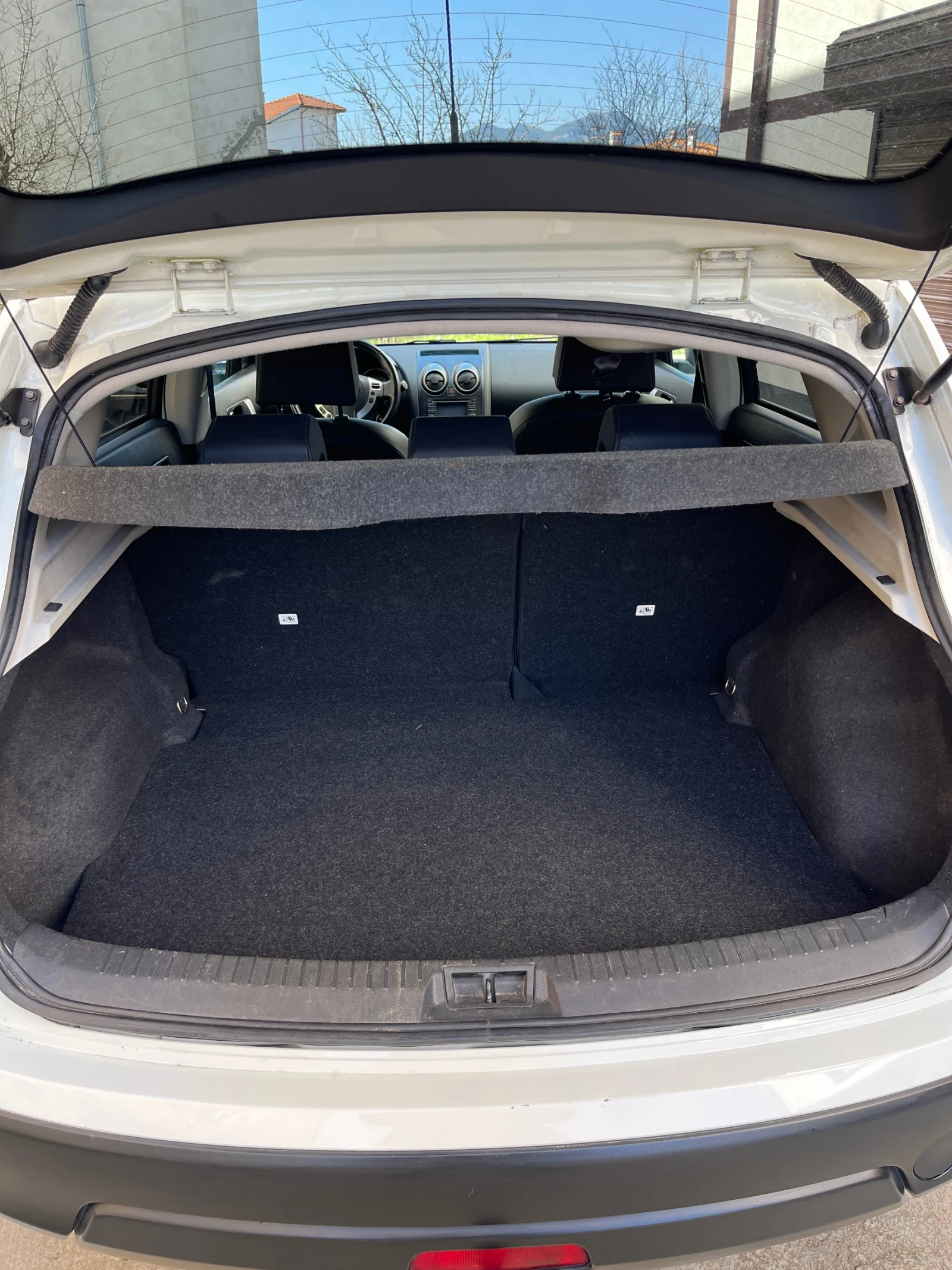 Nissan Qashqai 2.0i* Tekna* FULL, снимка 15 - Автомобили и джипове - 53835446