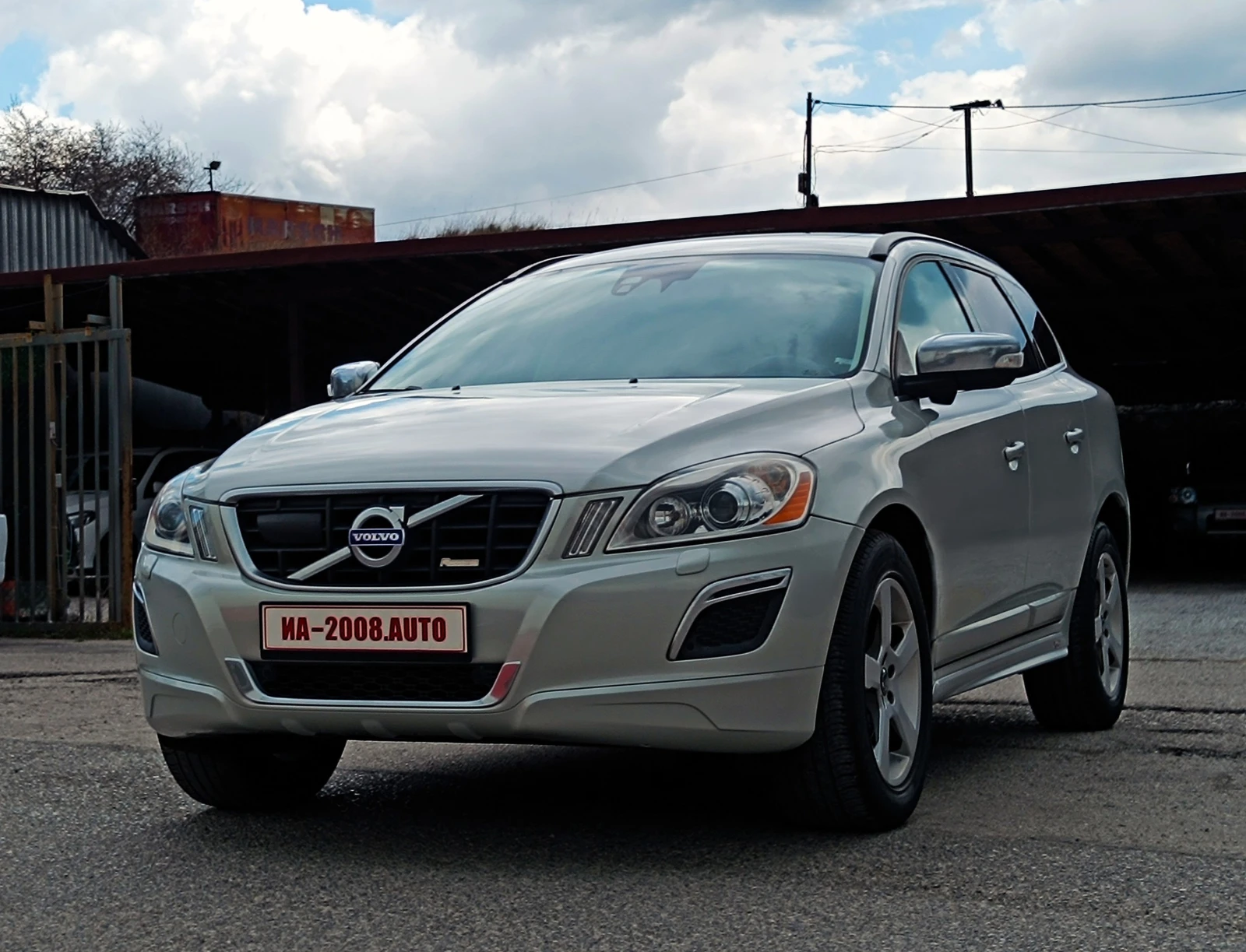 Volvo XC60 2.4 D* 4X4* R-Design* АВТОМАТИК* FULL* 