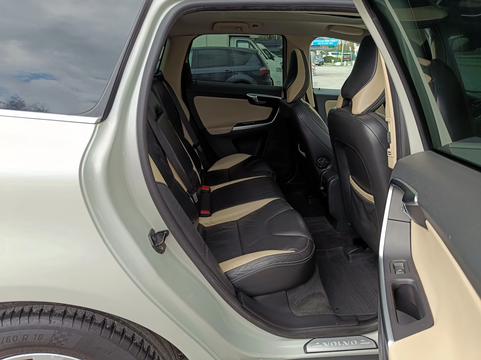 Volvo XC60 2.4 D* 4X4* R-Design* ���������* FULL*  | Mobile.bg � ����������� 16