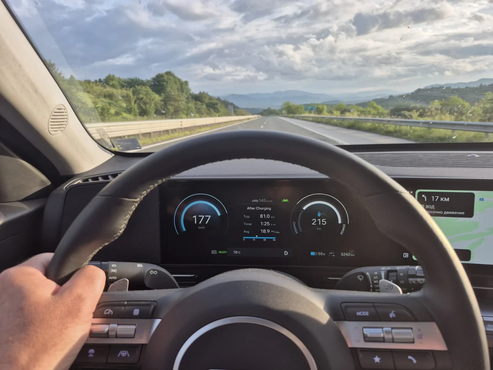 Hyundai Kona EV 65.4KWh, снимка 11 - Автомобили и джипове - 54546649