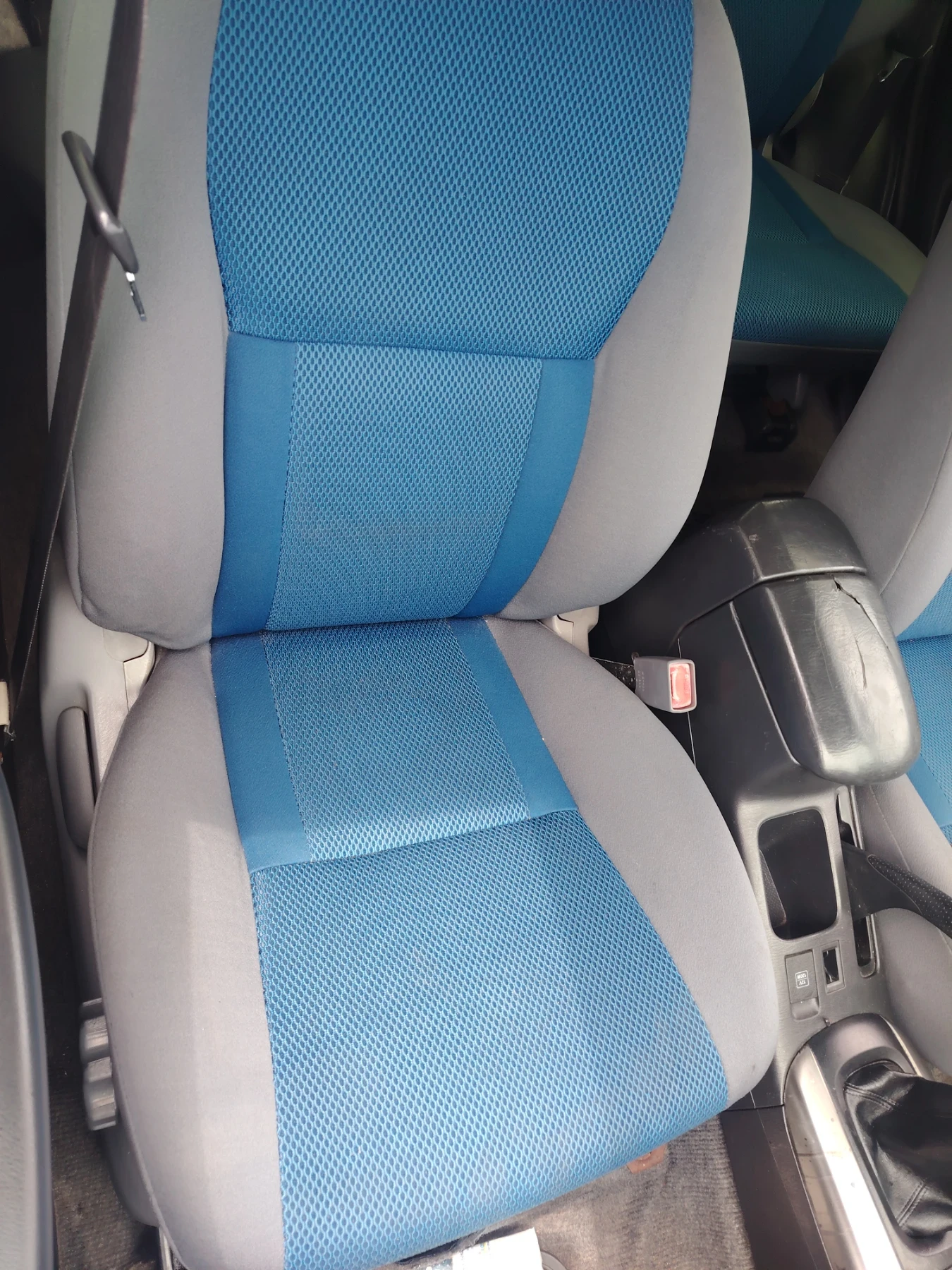 Toyota Rav4 2.0 d4d 4x4 Face Lift, снимка 10 - Автомобили и джипове - 55000323