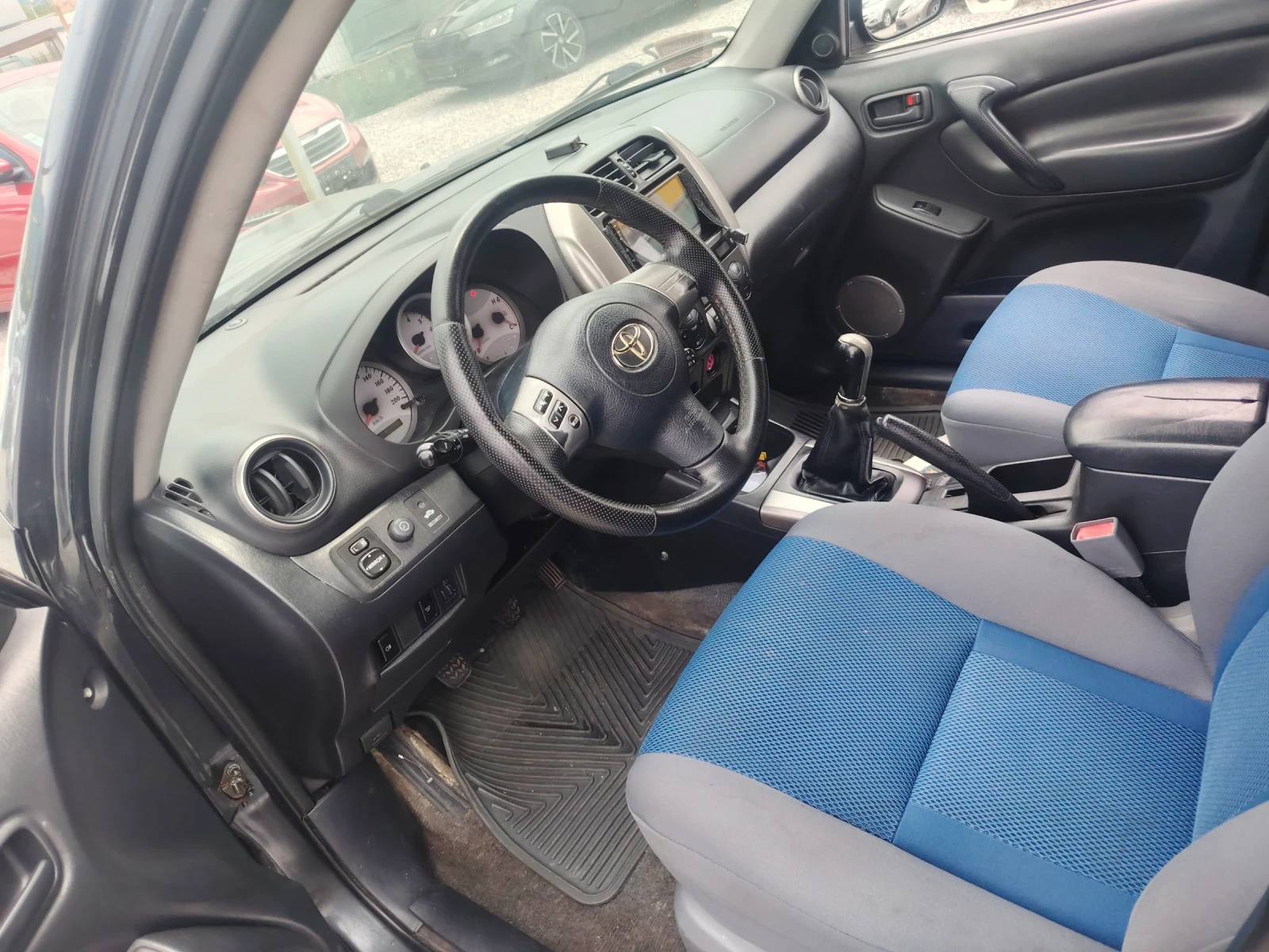 Toyota Rav4 2.0 d4d 4x4 Face Lift, снимка 6 - Автомобили и джипове - 55000323