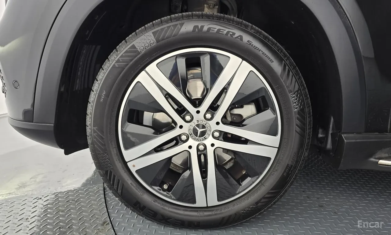Mercedes-Benz GLE 300 d| 4MATIC| 4MATIC| LED| LEATHER| NAVI| KAMERA| KEY, снимка 5 - Автомобили и джипове - 55044295
