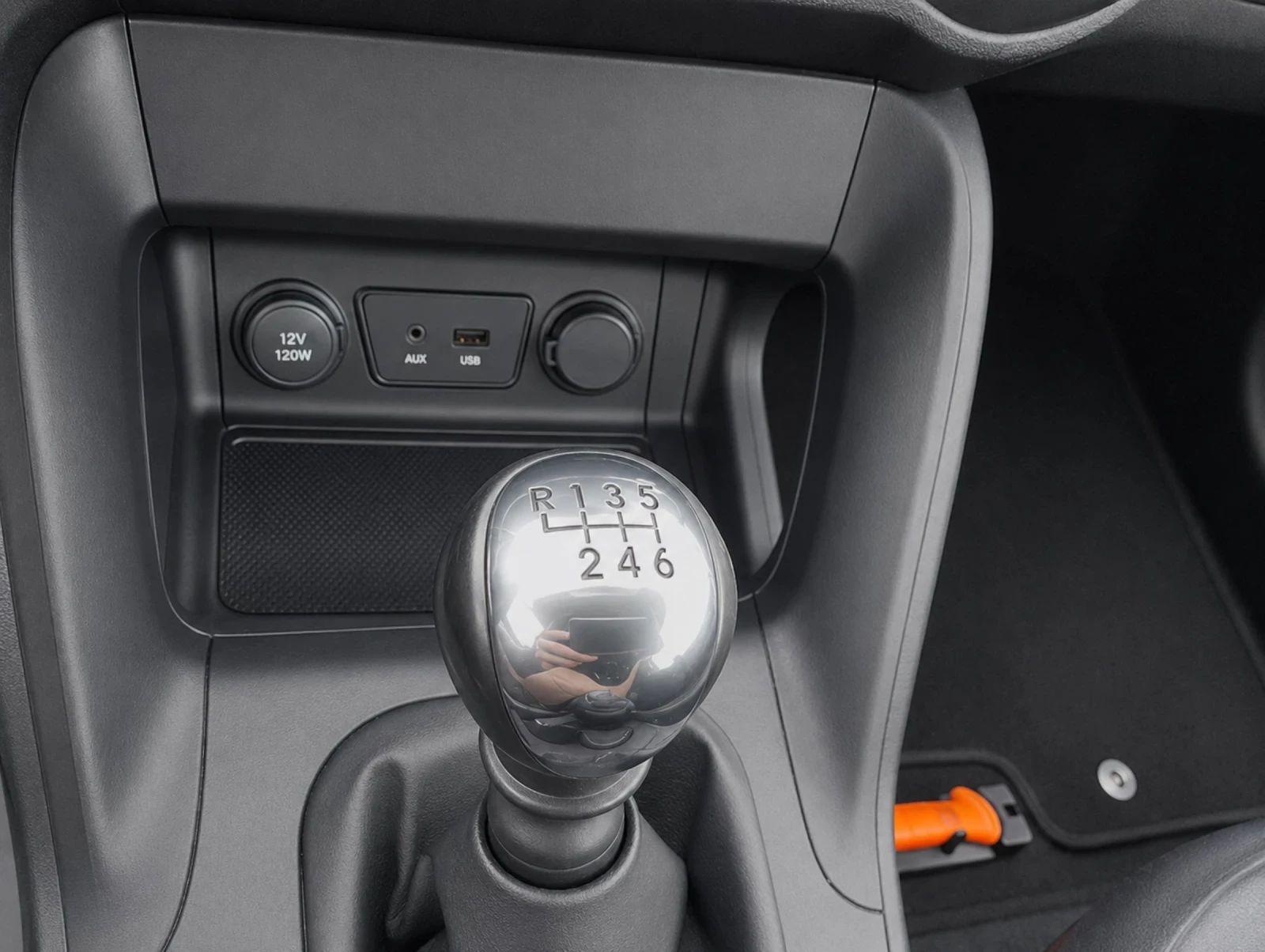 Hyundai IX35 1.6 GDI , снимка 6 - Автомобили и джипове - 55304944