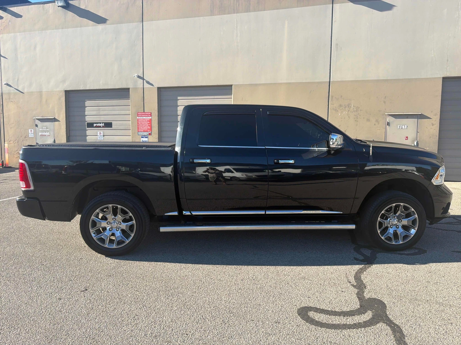Dodge RAM 1500 * Limited * CARFAX * ОПЦИЯ ЗА ФИНАНСИРАНЕ , снимка 3 - Автомобили и джипове - 55979801