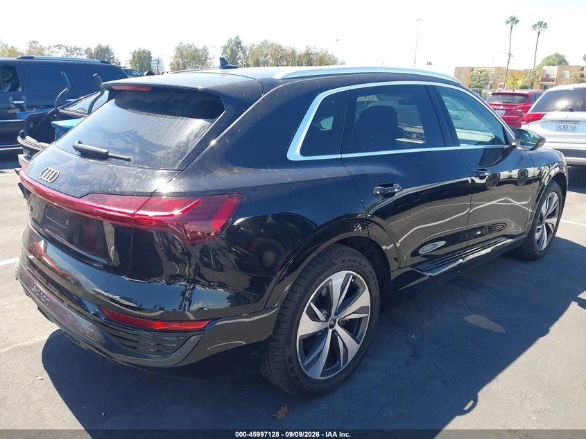 Audi Q8 E-Tron Premium Plus Quattro, снимка 4 - Автомобили и джипове - 56618889