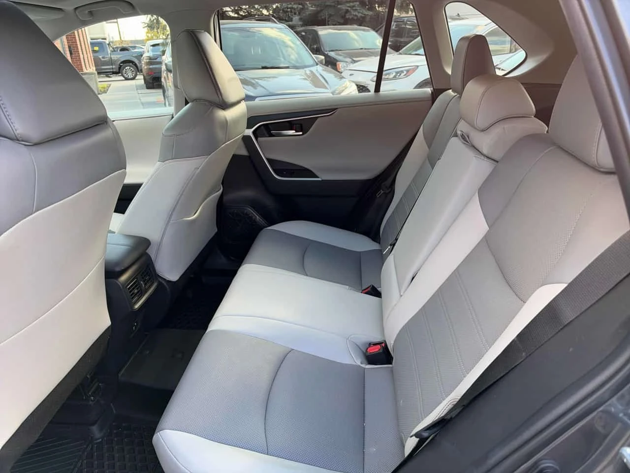 Toyota Rav4 * Hybrid Limited * AWD * CARFAX *  | Mobile.bg � ����������� 12