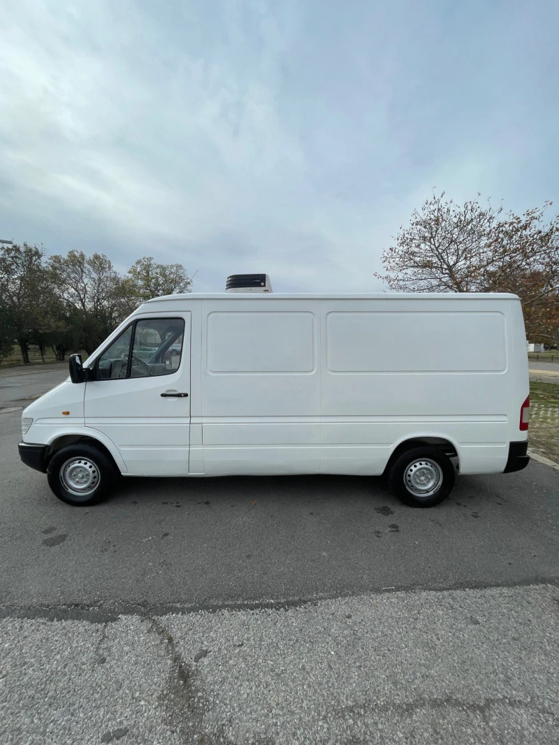 Mercedes-Benz Sprinter 210 Хладилен, снимка 4 - Бусове и автобуси - 47444133