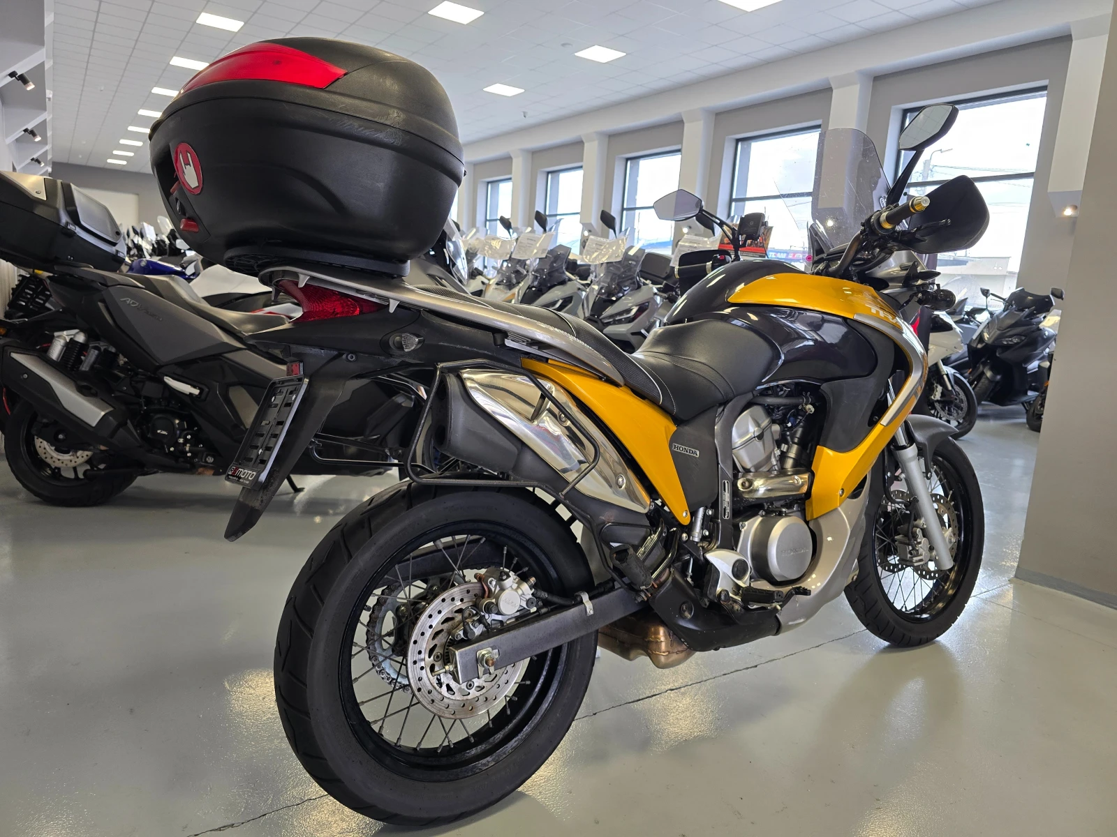 Honda Xlv 700ie, Перфектен!, снимка 4 - Мотоциклети и мототехника - 54109311