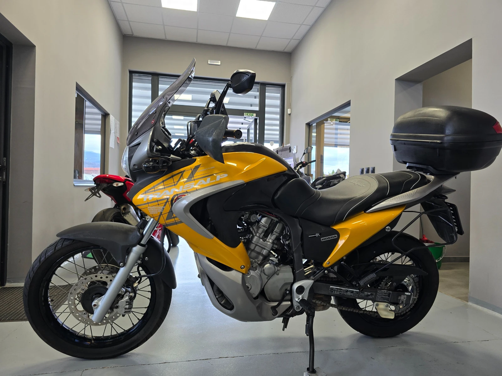 Honda Xlv 700ie, Перфектен!, снимка 6 - Мотоциклети и мототехника - 54109311