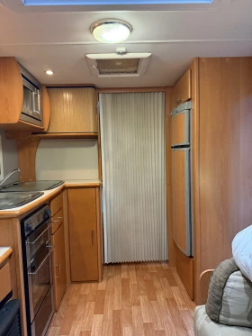 Каравана Compas Really СПАЛНЯ+ МУВЪР, снимка 8 - Каравани и кемпери - 53664502