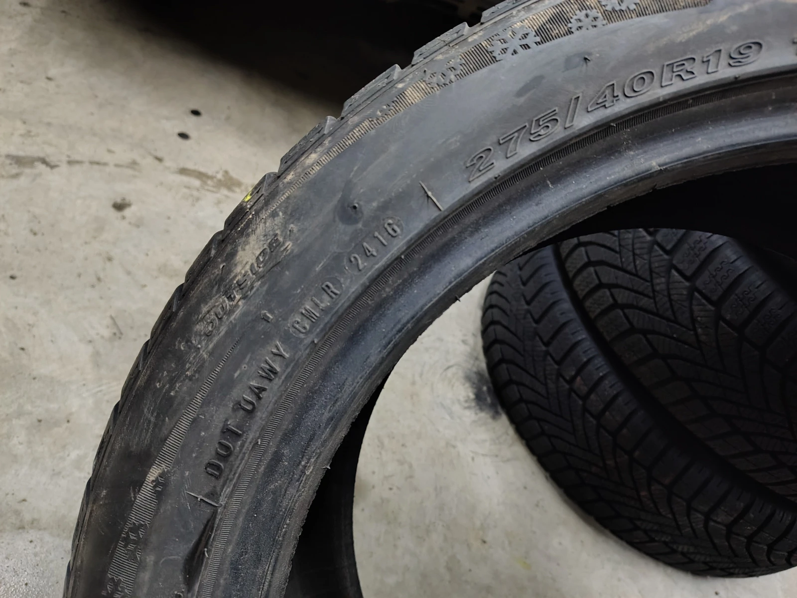 Гуми Зимни 245/45R19, снимка 7 - Гуми и джанти - 54103385