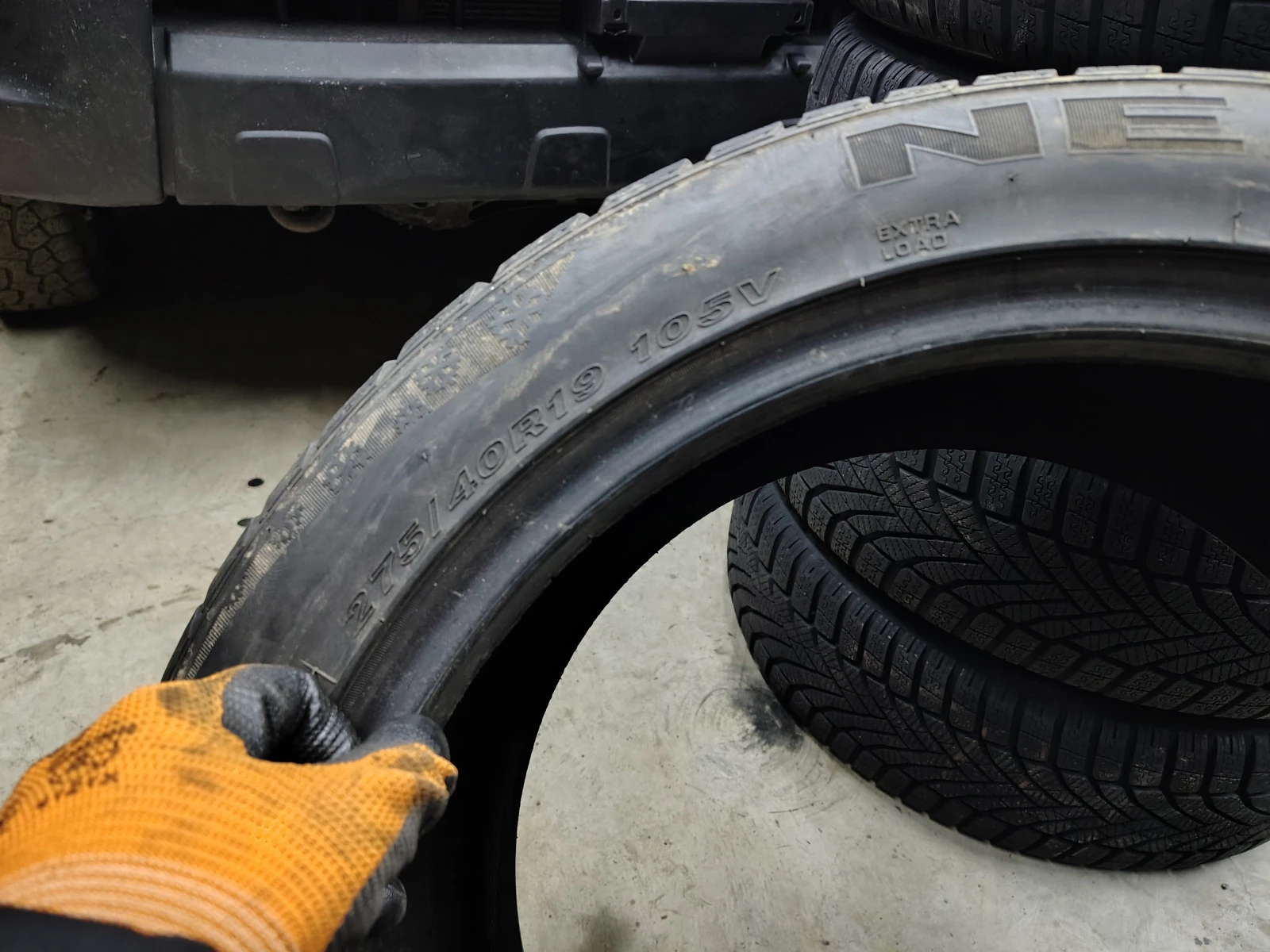 Гуми Зимни 245/45R19, снимка 8 - Гуми и джанти - 54103385