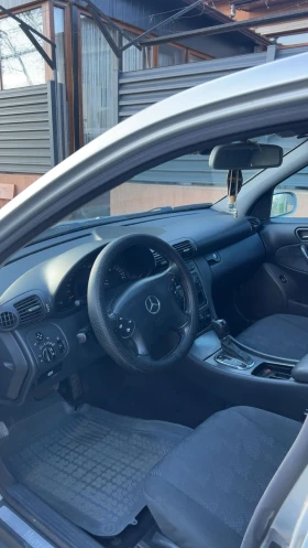 Mercedes-Benz C 220, снимка 3