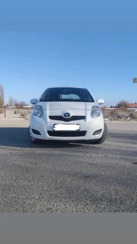 Toyota Yaris  - изображение 1