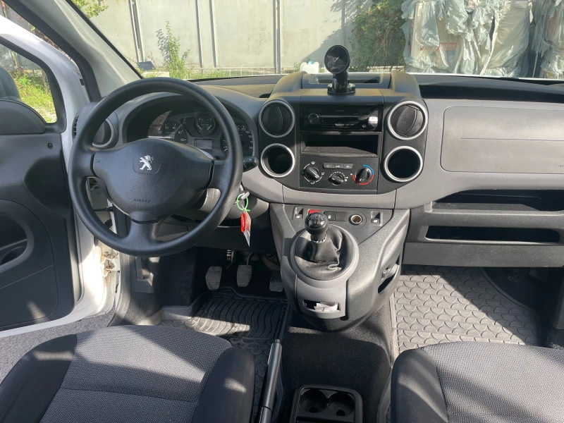 Peugeot Partner Товарен N1, снимка 9 - Автомобили и джипове - 47756718