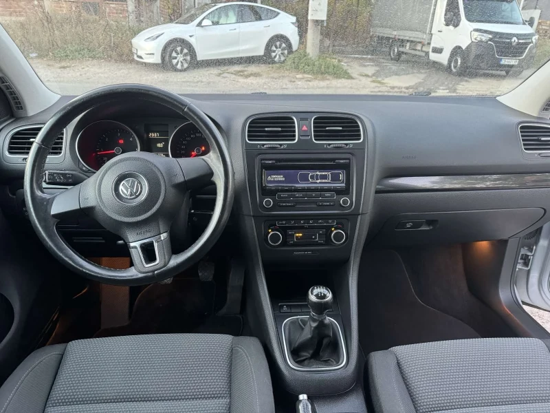 VW Golf 1.6 TDI , снимка 11 - Автомобили и джипове - 48255840