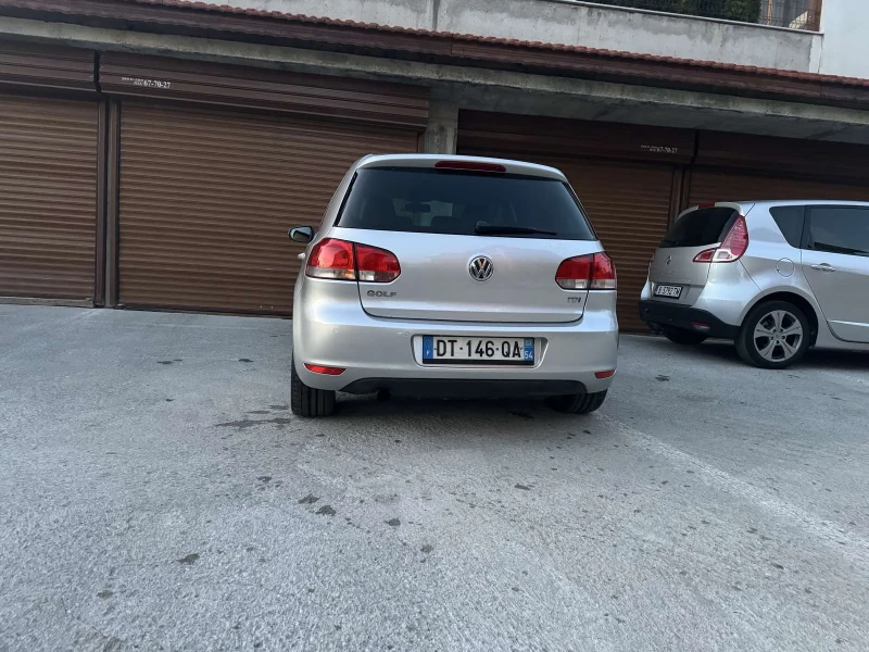 VW Golf 1.6 TDI , снимка 7 - Автомобили и джипове - 48255840