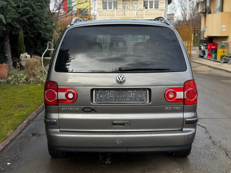 VW Sharan 2.0TDI* 140к.с.* Темпомат* Климатроник* 7Местен, снимка 6 - Автомобили и джипове - 48355782