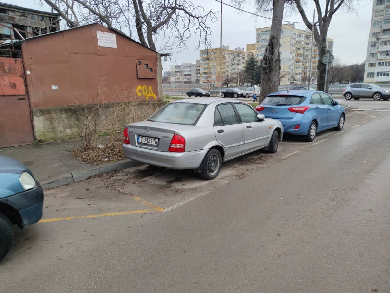 Mazda 323, снимка 3 - Автомобили и джипове - 48486606