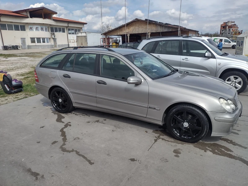 Mercedes-Benz C 220, снимка 4 - Автомобили и джипове - 48978923