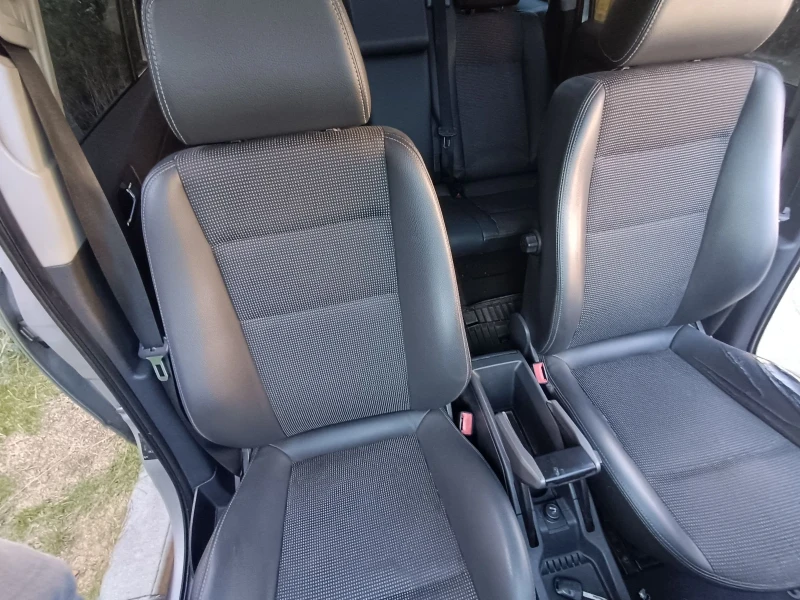 Opel Zafira 1.9cdti, снимка 11 - Автомобили и джипове - 53191993