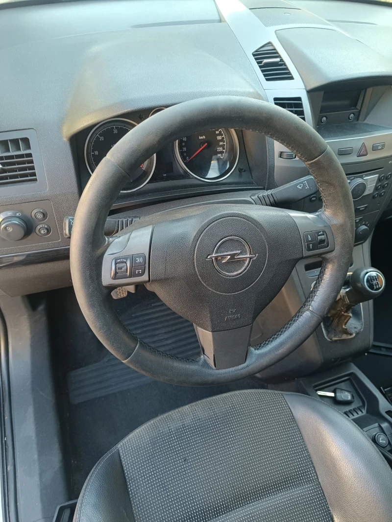 Opel Zafira 1.9cdti, снимка 6 - Автомобили и джипове - 53191993