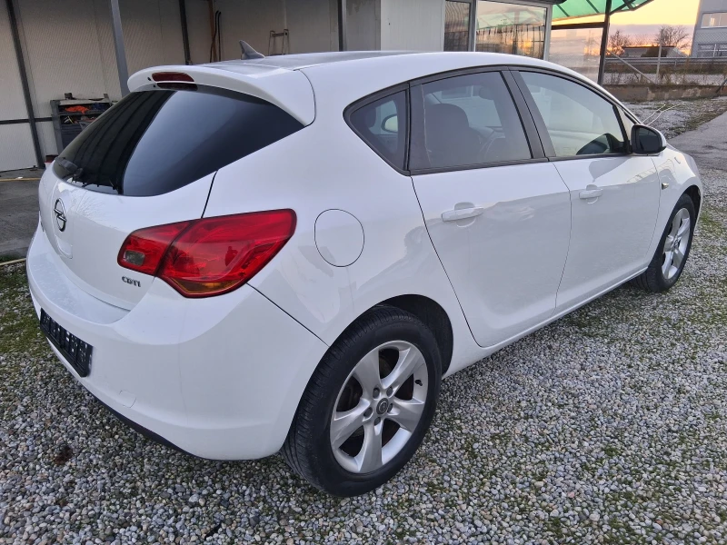 Opel Astra 1.7 d, снимка 5 - Автомобили и джипове - 52698004