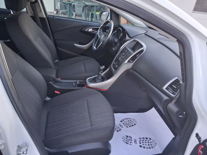 Opel Astra 1.7 d, снимка 8 - Автомобили и джипове - 52698004