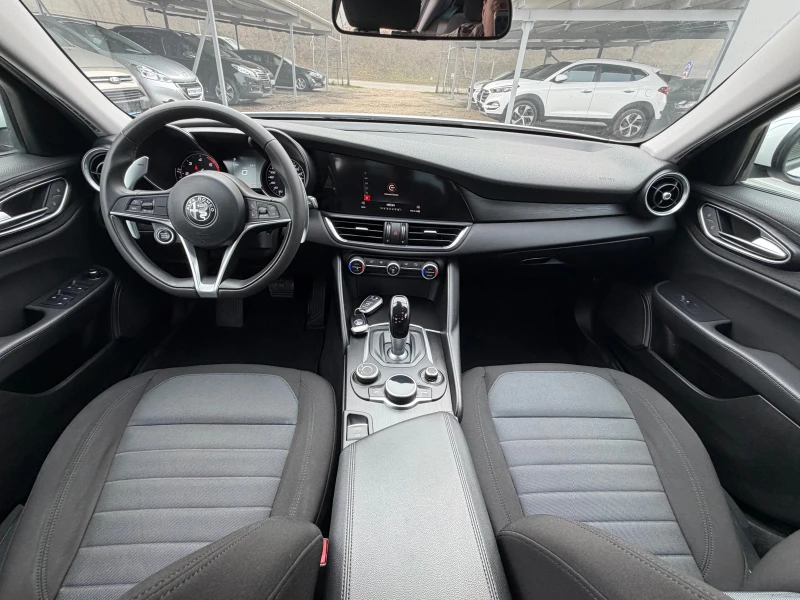 Alfa Romeo Giulia 2.2JTD* TOP* NAVI* AVTOMAT, снимка 9 - Автомобили и джипове - 52740664
