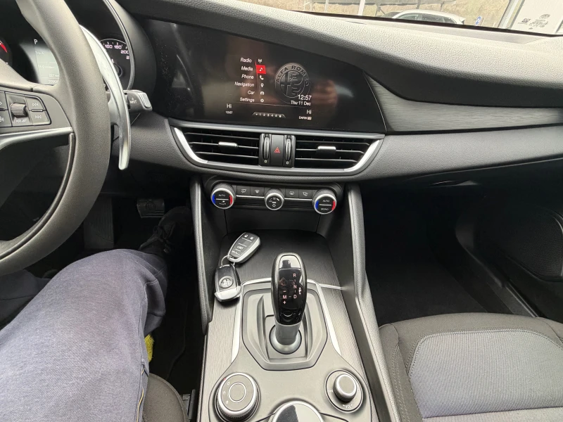 Alfa Romeo Giulia 2.2JTD* TOP* NAVI* AVTOMAT, снимка 12 - Автомобили и джипове - 52740664