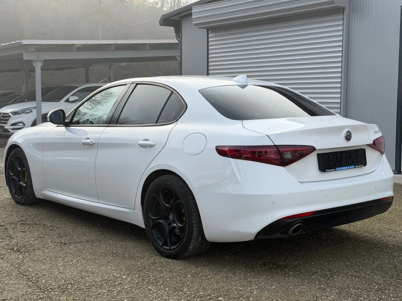 Alfa Romeo Giulia 2.2JTD* TOP* NAVI* AVTOMAT, снимка 6 - Автомобили и джипове - 52740664