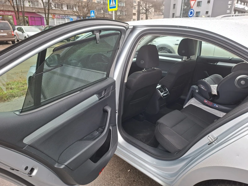 Skoda Superb 2.0 TDI-103 хил. км. с история в ЕУРAТЕК ЕВРО 6C, снимка 8 - Автомобили и джипове - 53262947