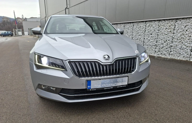 Skoda Superb 2.0 TDI-103 хил. км. с история в ЕУРAТЕК ЕВРО 6C, снимка 2 - Автомобили и джипове - 53262947