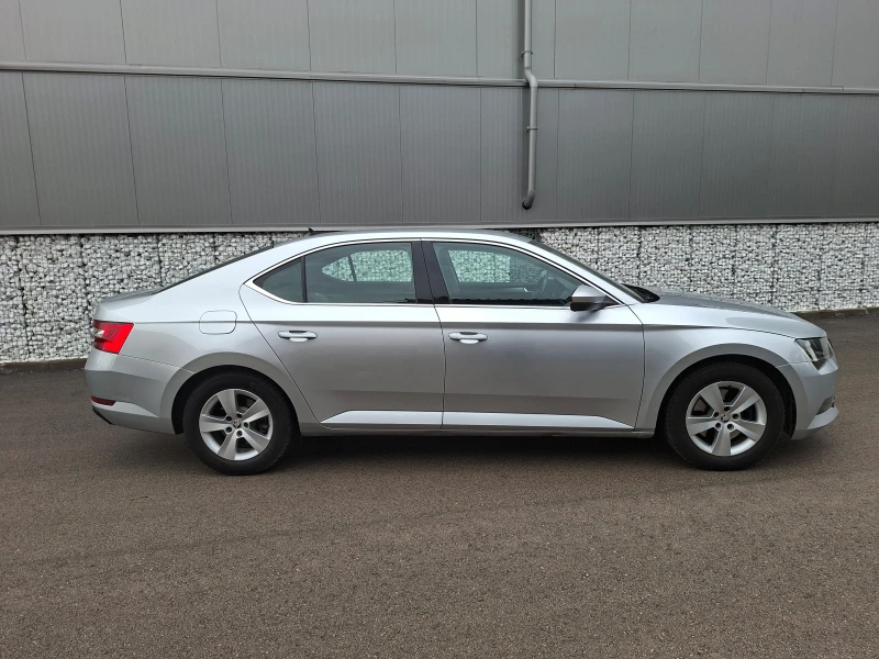 Skoda Superb 2.0 TDI-103 хил. км. с история в ЕУРAТЕК ЕВРО 6C, снимка 4 - Автомобили и джипове - 53262947