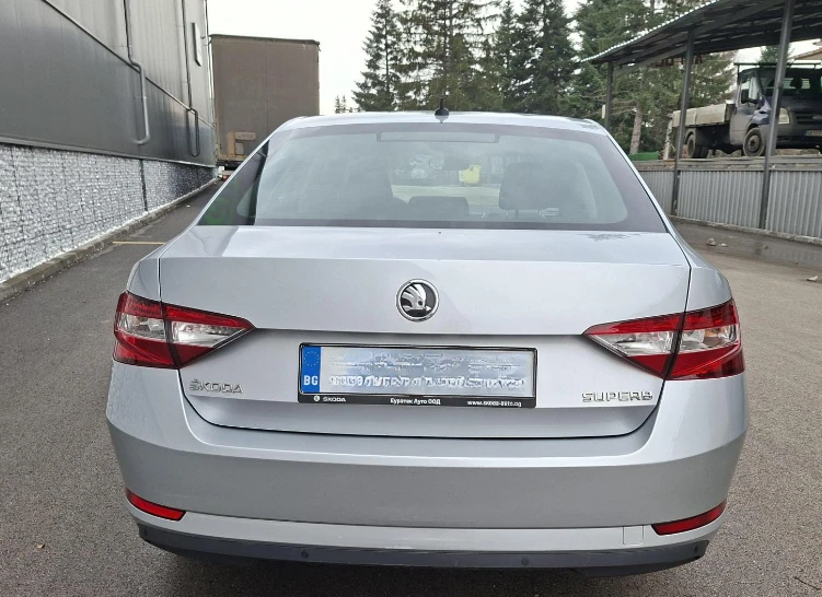 Skoda Superb 2.0 TDI-103 хил. км. с история в ЕУРAТЕК ЕВРО 6C - изображение 7