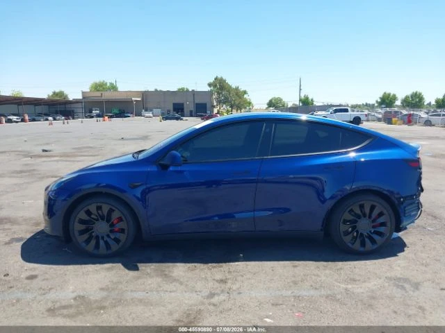 Tesla Model Y PERFORMANCE* DUAL MOTOR* КОЖА* ПОДГРЕВ* ПАНОРАМА* , снимка 12 - Автомобили и джипове - 55387626