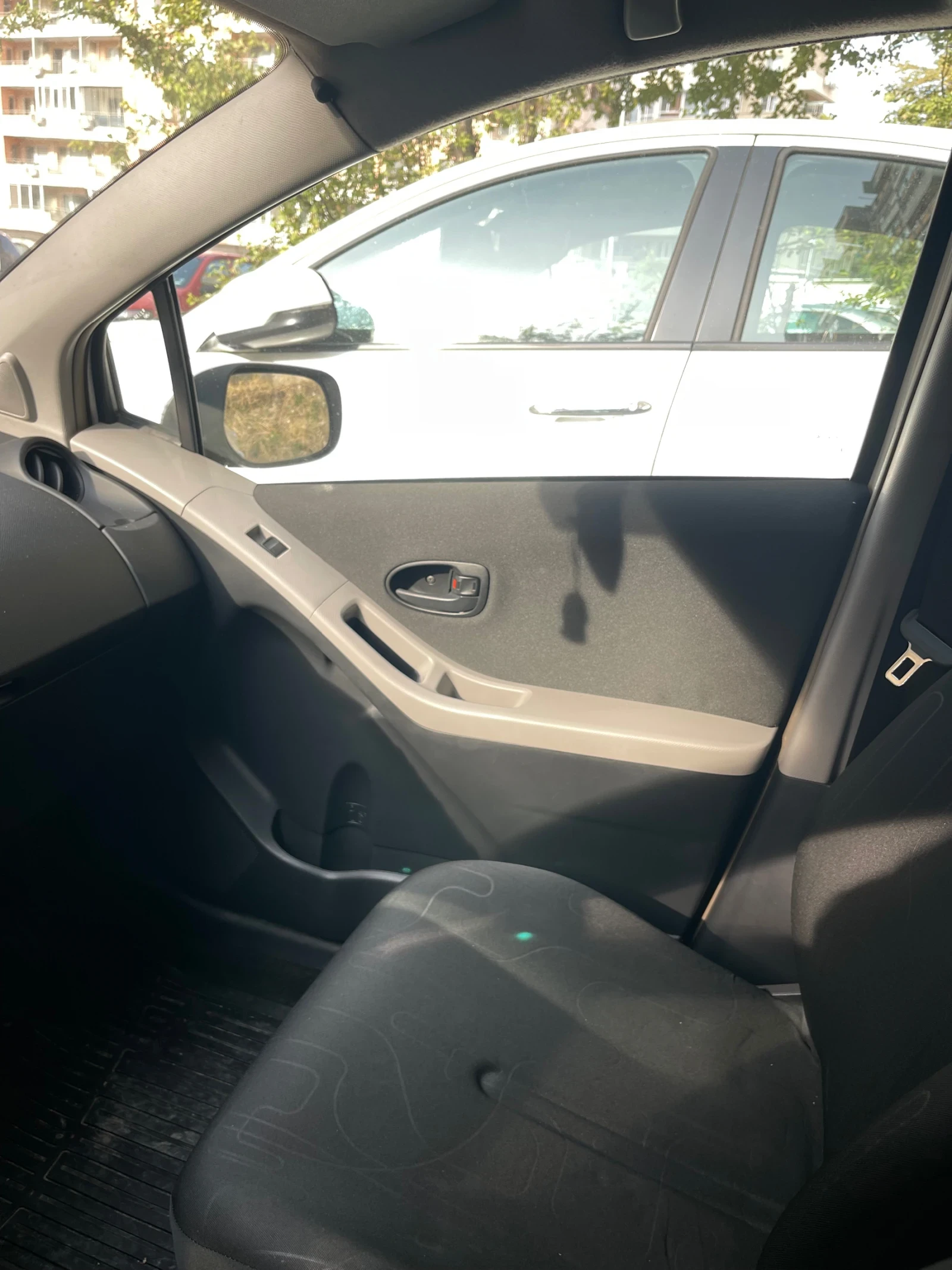 Toyota Yaris  - изображение 8