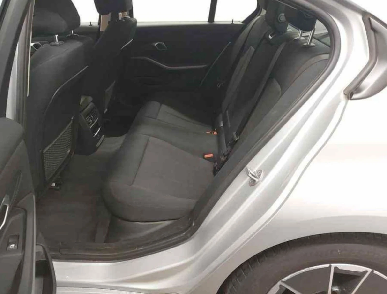 BMW 320 i .135KW.KAMERA.LED.NAVI - изображение 7