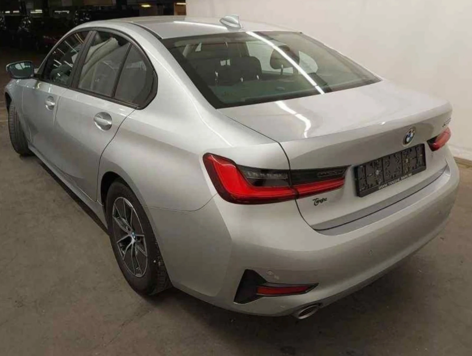 BMW 320 i .135KW.KAMERA.LED.NAVI - изображение 5