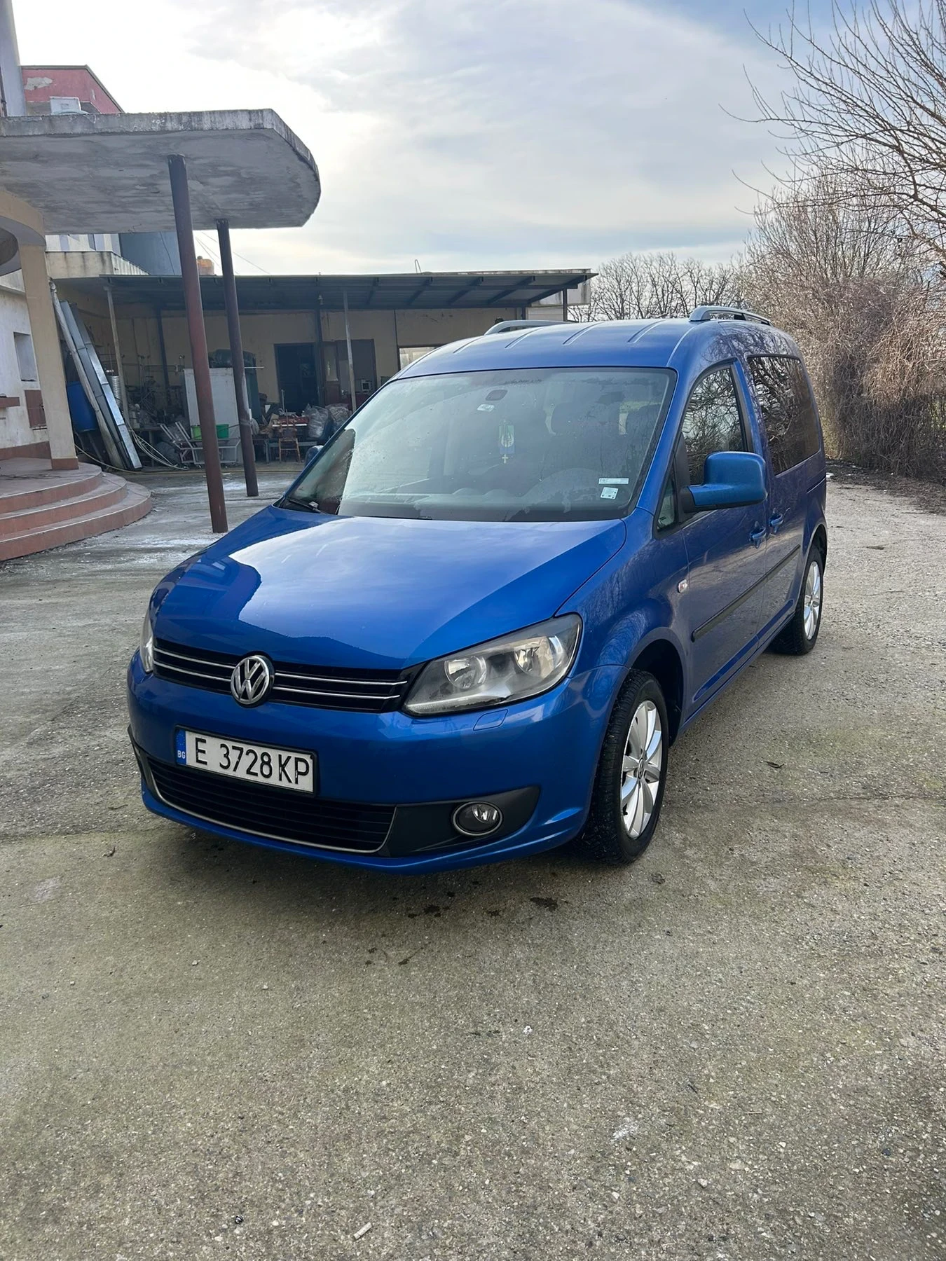 VW Caddy, снимка 2 - Автомобили и джипове - 53710363