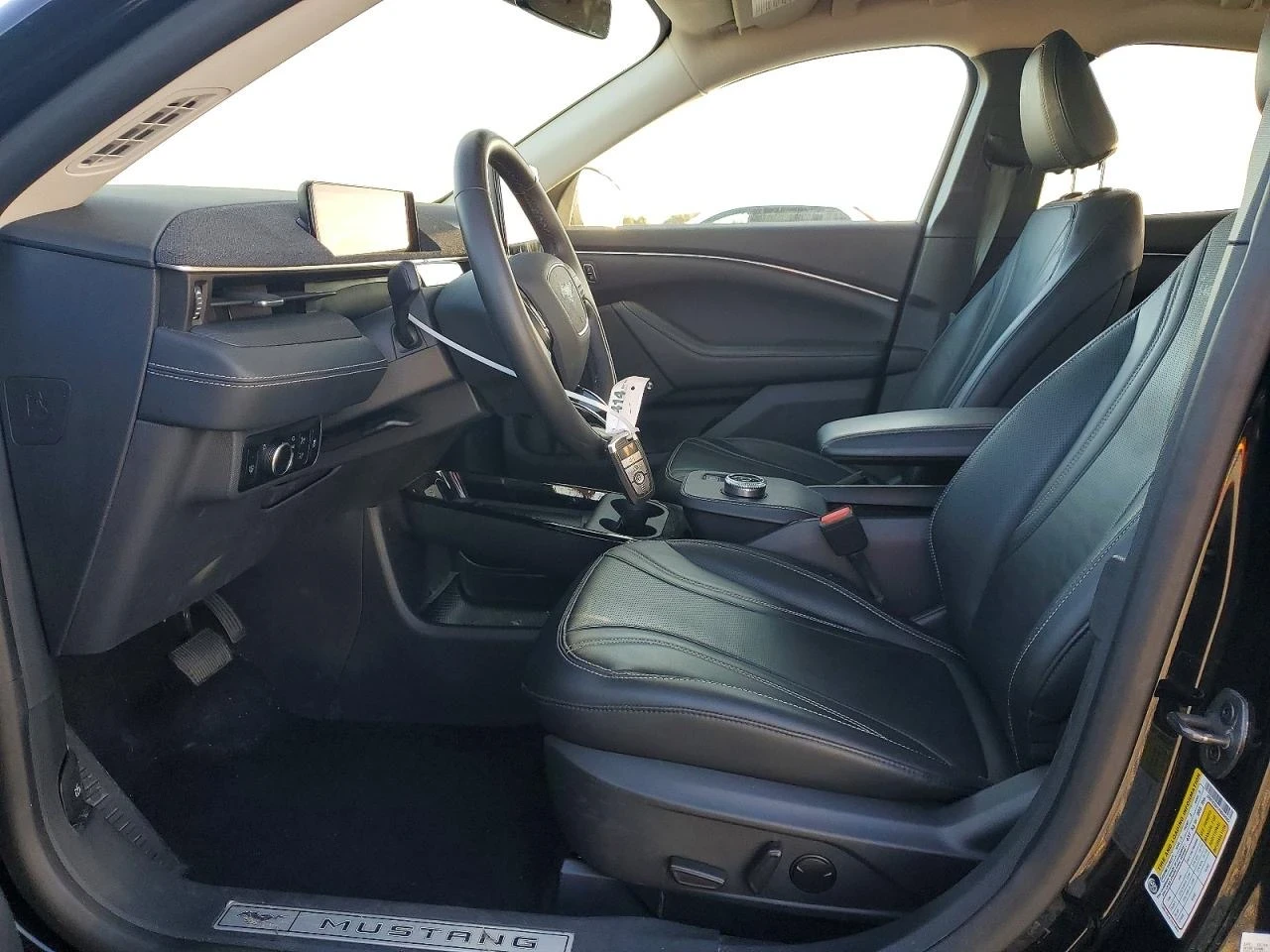 Ford Mustang Mach-E PREMIUM | 360 КАМЕРА | KEYLESS | ПАНОРАМА | , снимка 7 - Автомобили и джипове - 54086602