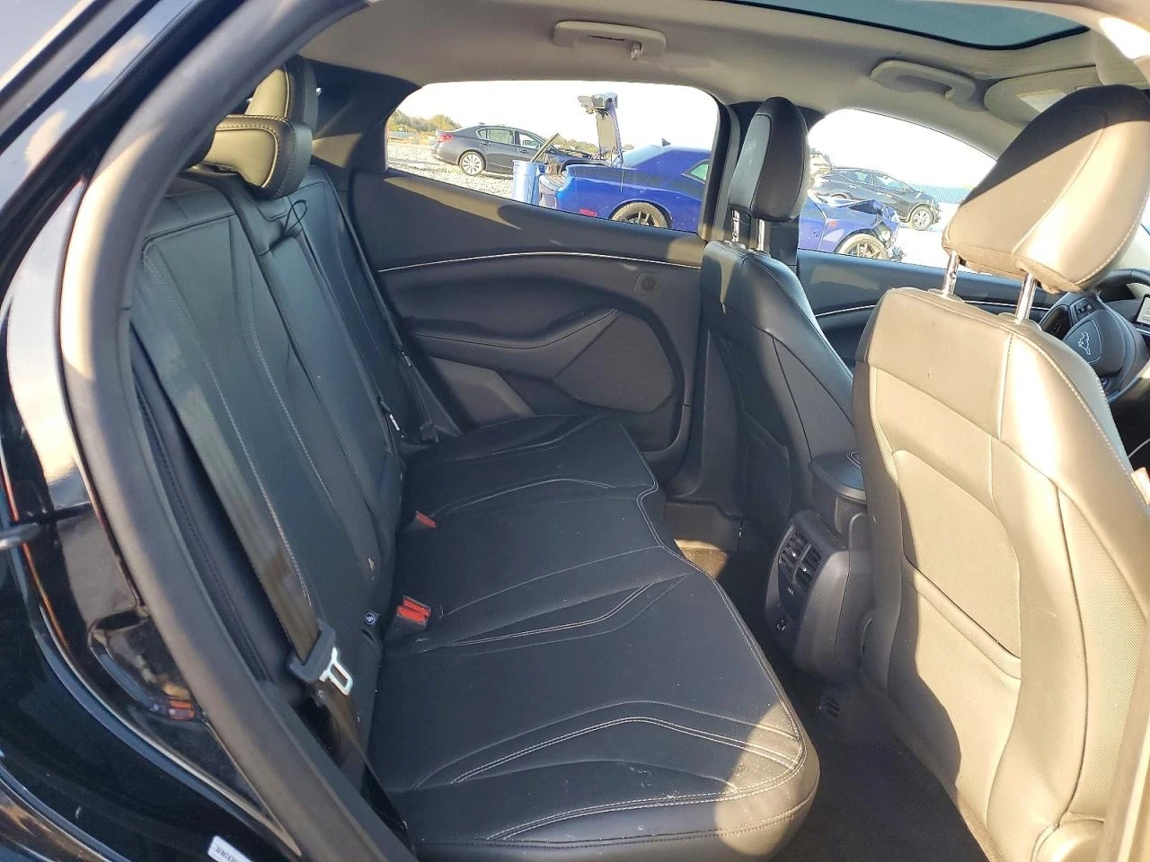 Ford Mustang Mach-E PREMIUM | 360 КАМЕРА | KEYLESS | ПАНОРАМА | , снимка 10 - Автомобили и джипове - 54086602