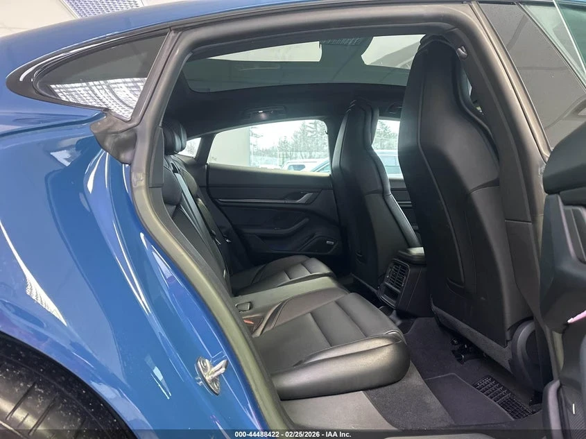 Porsche Taycan 4S, снимка 10 - Автомобили и джипове - 54209293