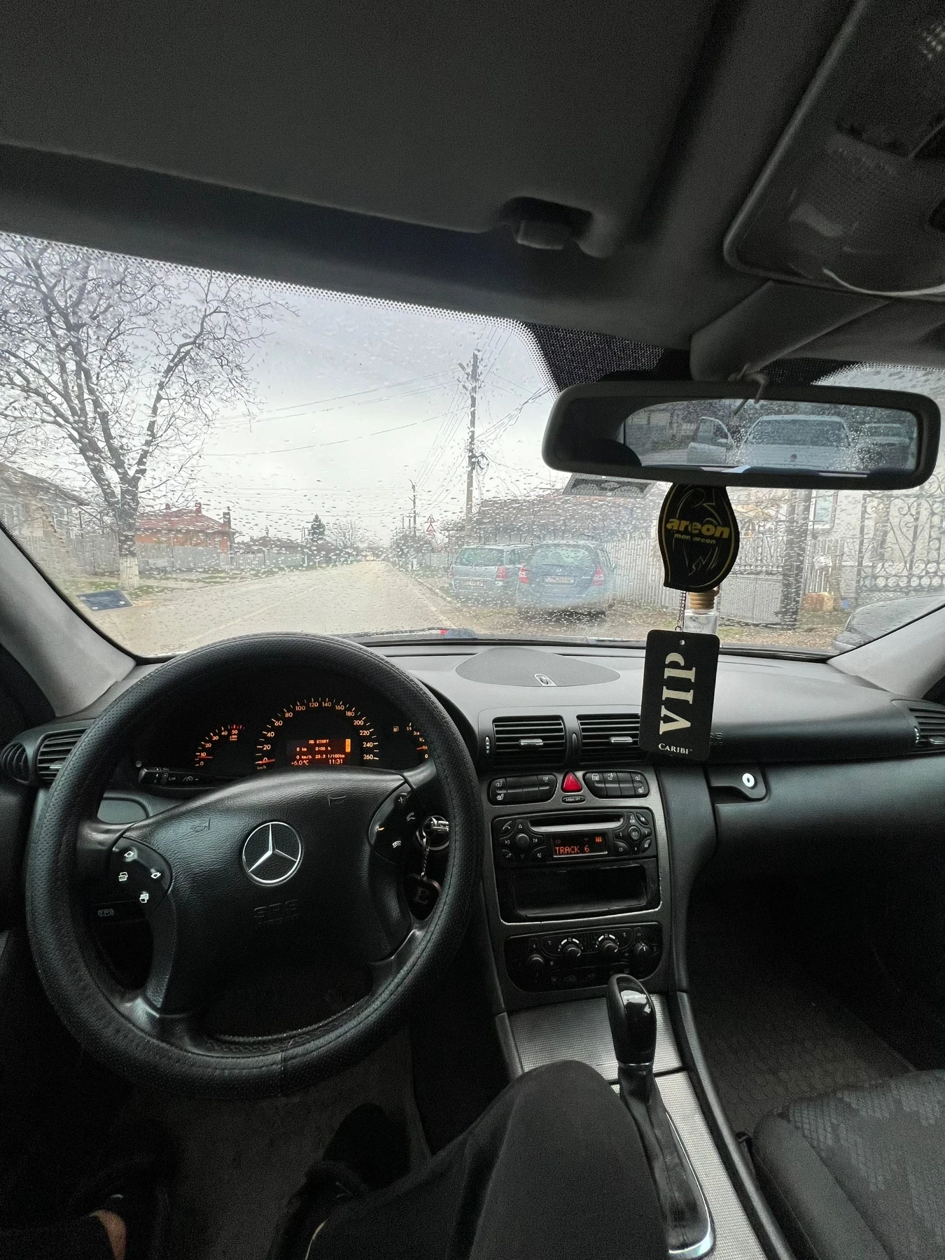 Mercedes-Benz C 220, снимка 11 - Автомобили и джипове - 54265872