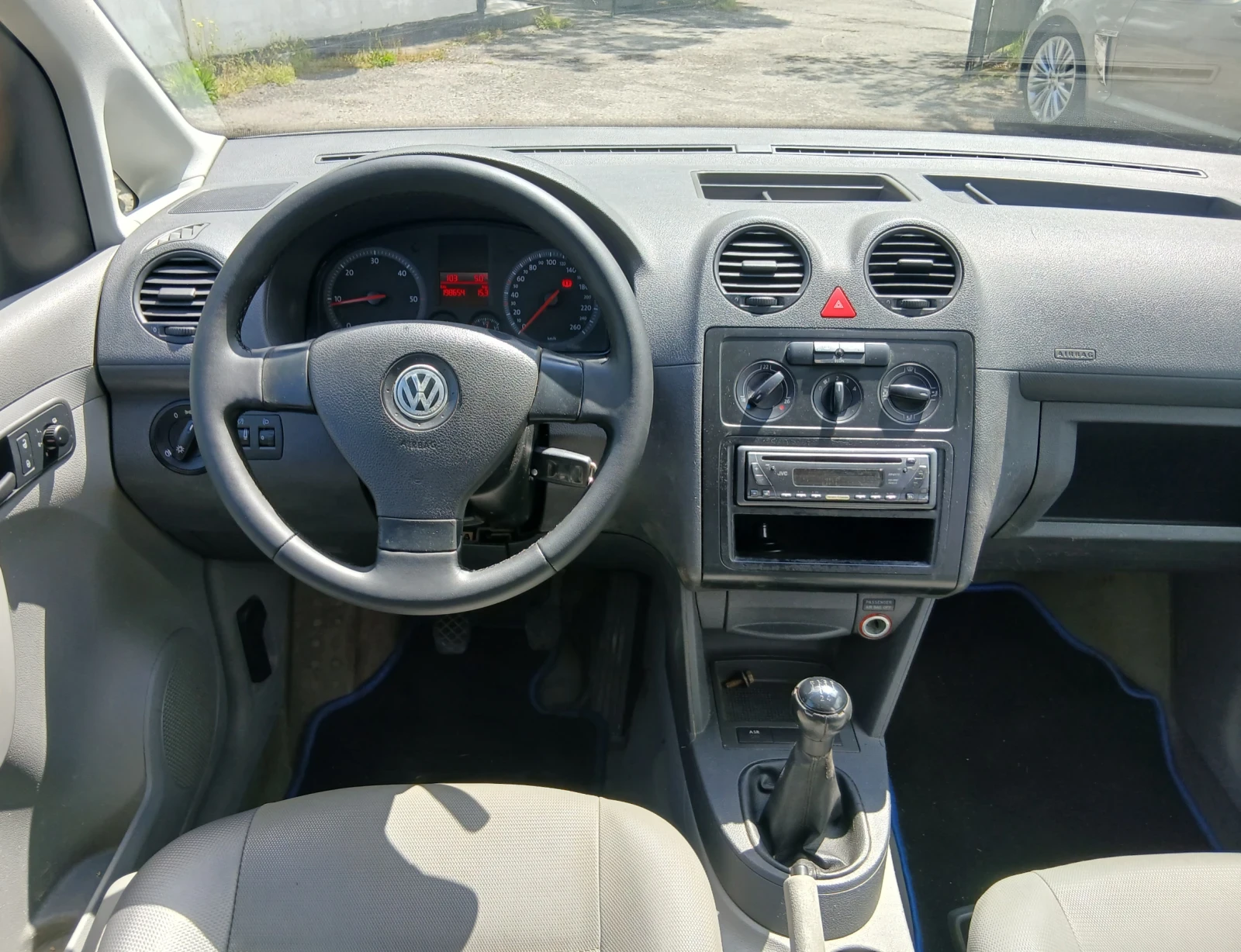 VW Caddy 1.9 105 к.с 5 места клима , снимка 10 - Автомобили и джипове - 54399967